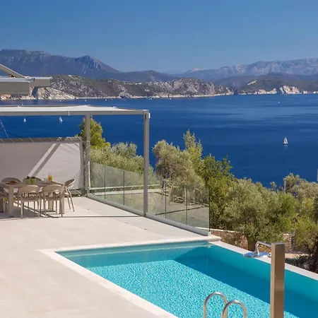 Brand New High-end Solar Villa *