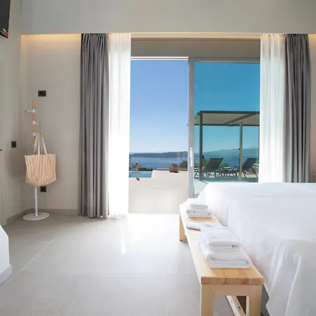 Brand New High-end Solar Villa *