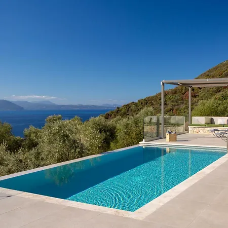 Villa Brand New High-end Solar