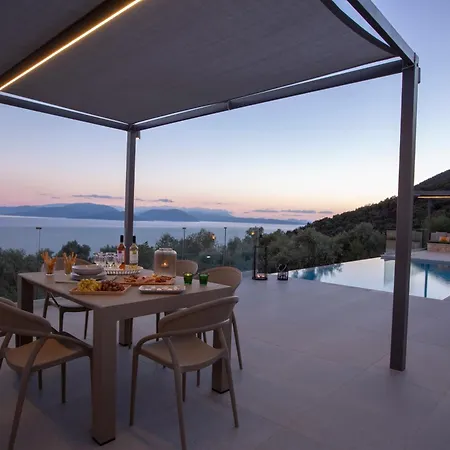 Villa Brand New High-end Solar *